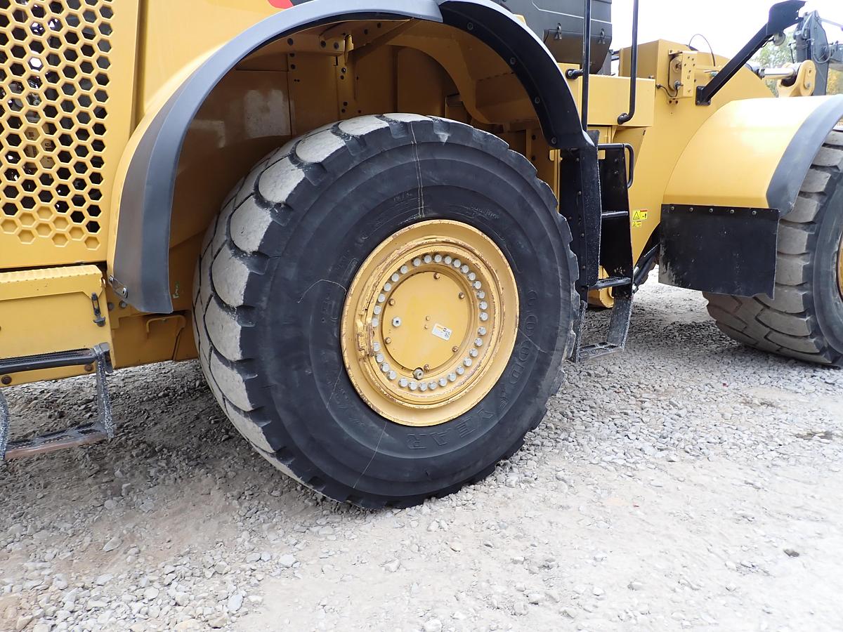 Used 2015 CAT 982M Wheel Loader