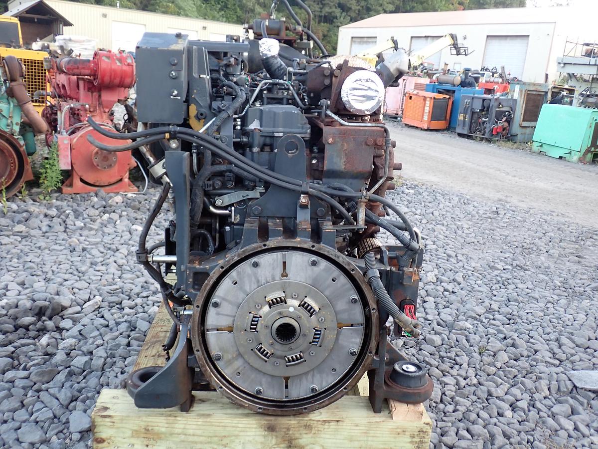 Used 2015 Komatsu SAA6D125E-7 Diesel Engine PC490LC-11 EXCAVATOR