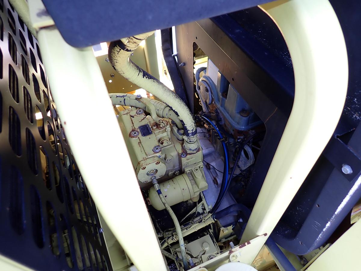 Used 2003 Oshkosh HB2923 Airport Snowblower