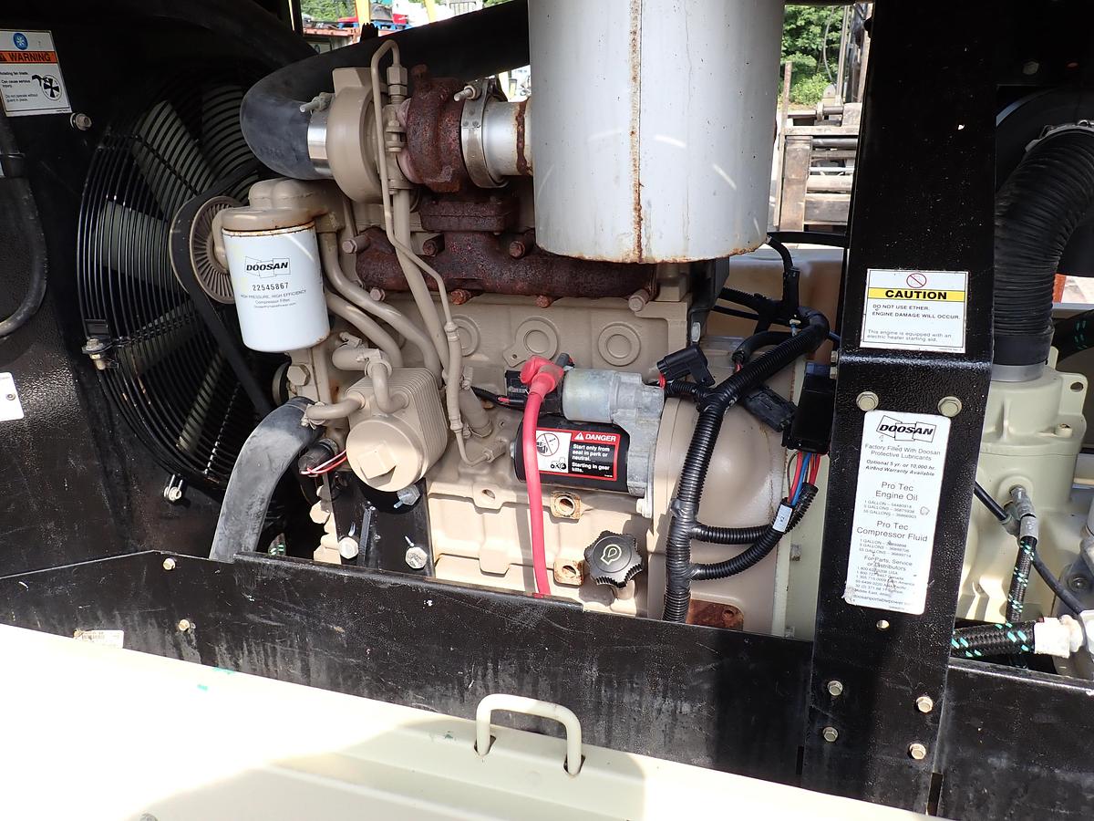Used 2013 Doosan P185WJD-T4I 185 CFM Air Compressor 224 HOURS!