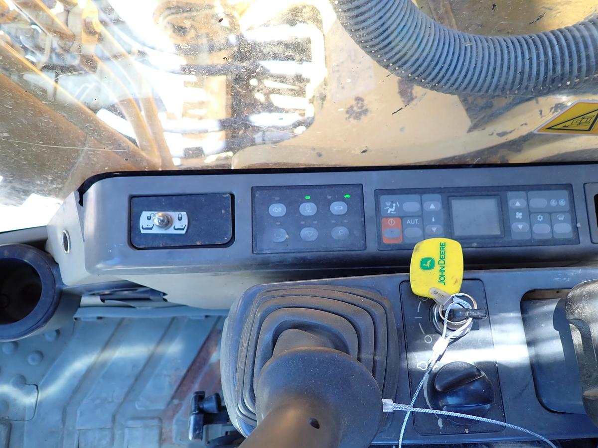 Used 2006 CAT 320CL