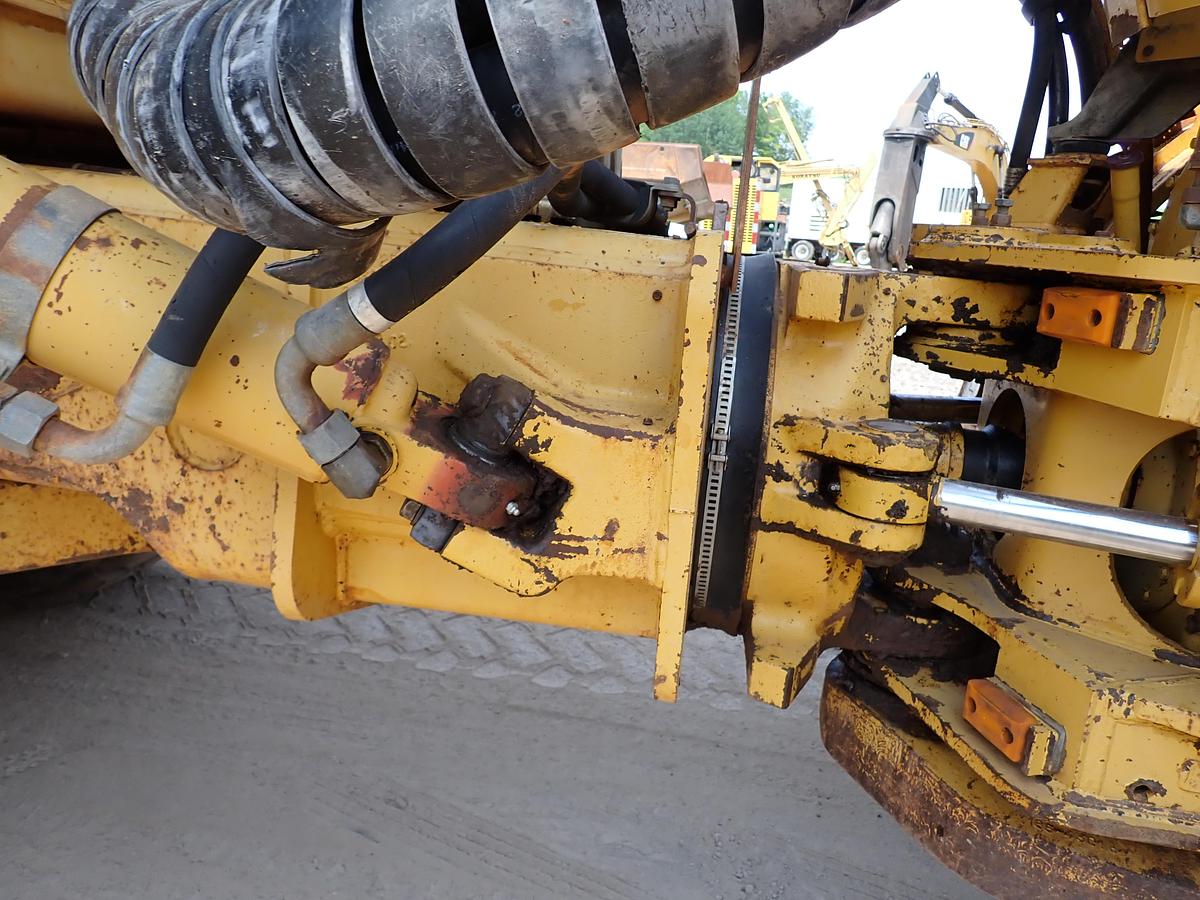 Used 2003 CAT 735