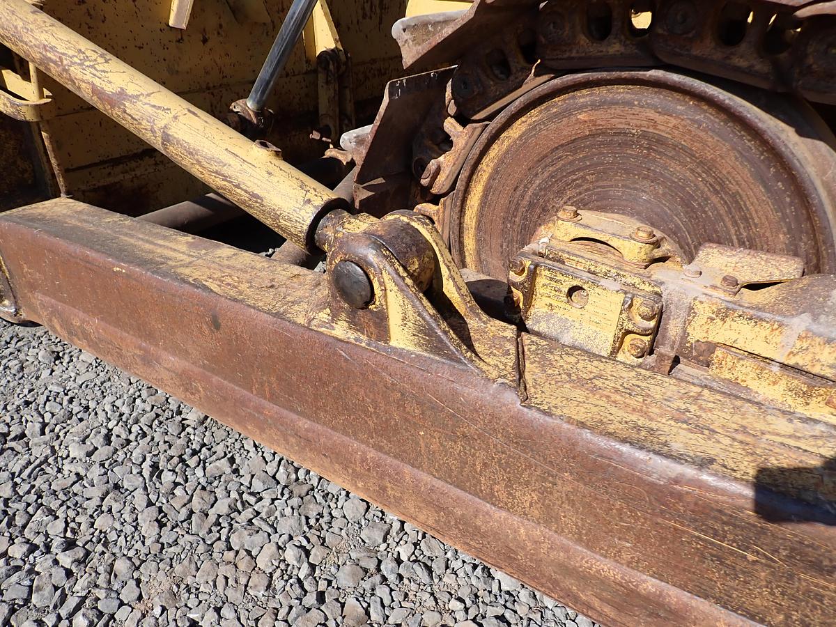 Used 1971 CAT D8H Crawler Dozer w/ RIPPER!