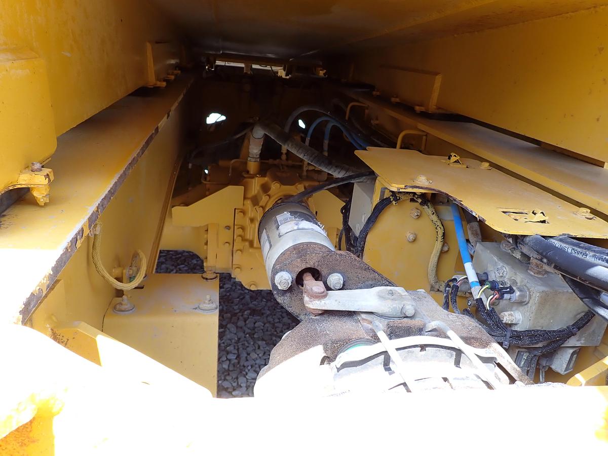 Used 2015 John Deere 460E Articulated Water Truck 9000 GALLON