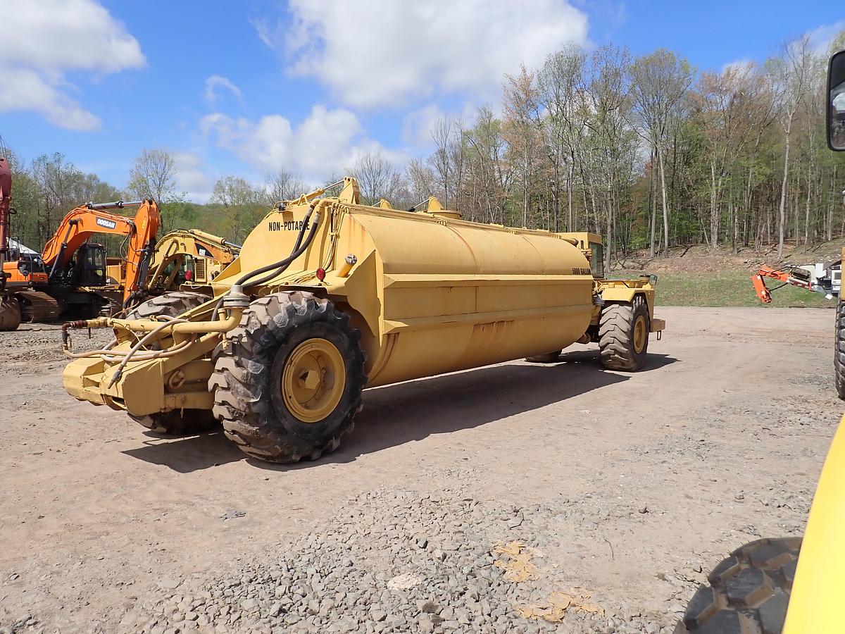 Used 1979 CAT 613B 5000 Gallon Water Wagon