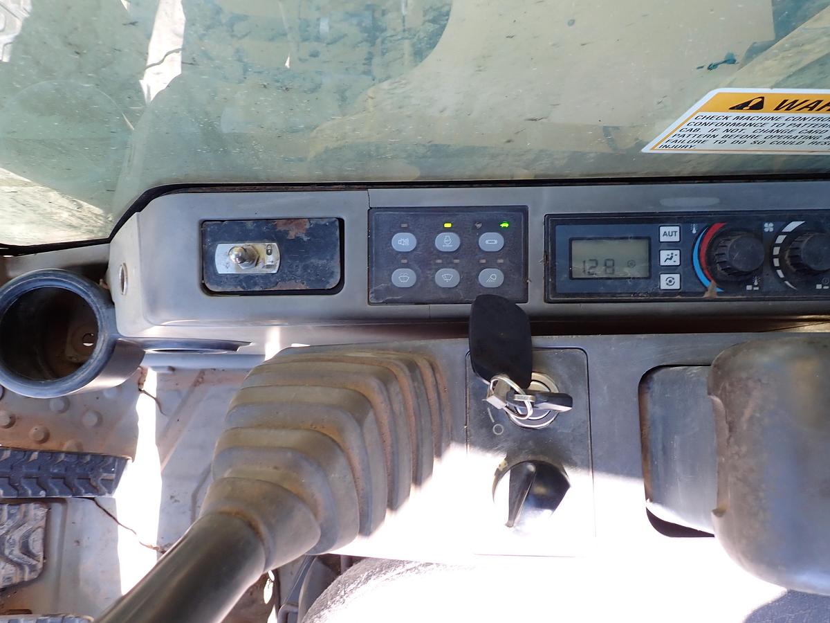 Used 2004 CAT 330CL Hydraulic Excavator