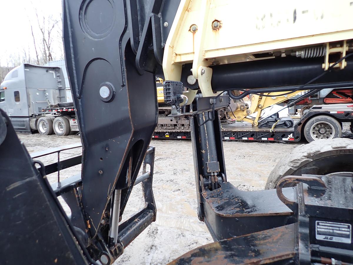 Used 2015 JLG G12-55A 12K Telehandler