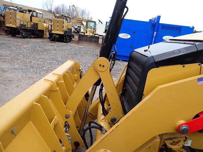 Used 2018 CAT 420F2 Loader Backhoe