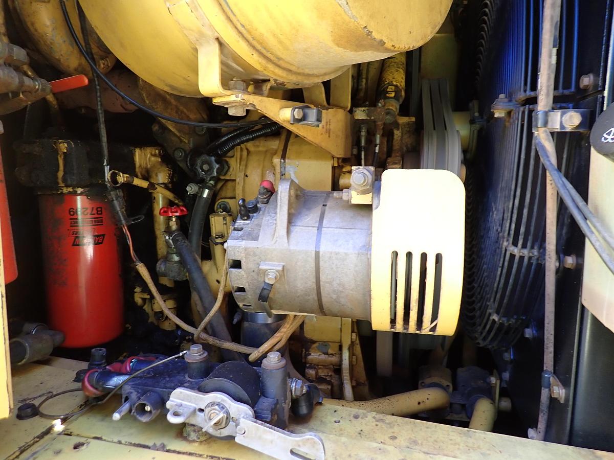 Used 2004 CAT 621G Motor Scraper