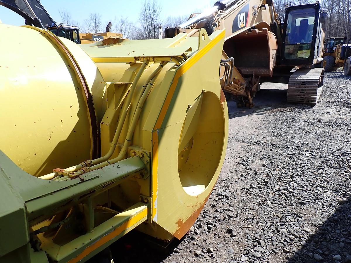 Used 2003 Oshkosh HB2923 Airport Snowblower