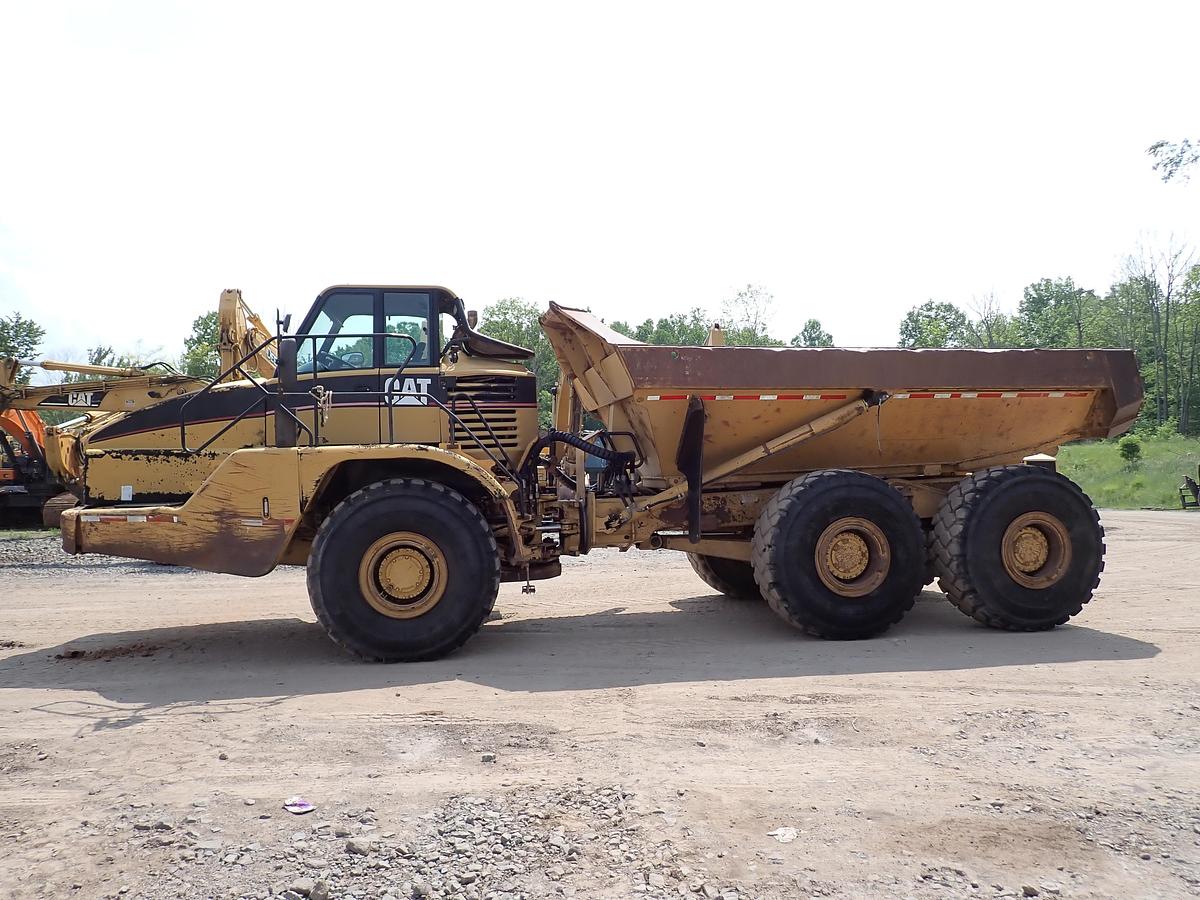 Used 2003 CAT 735