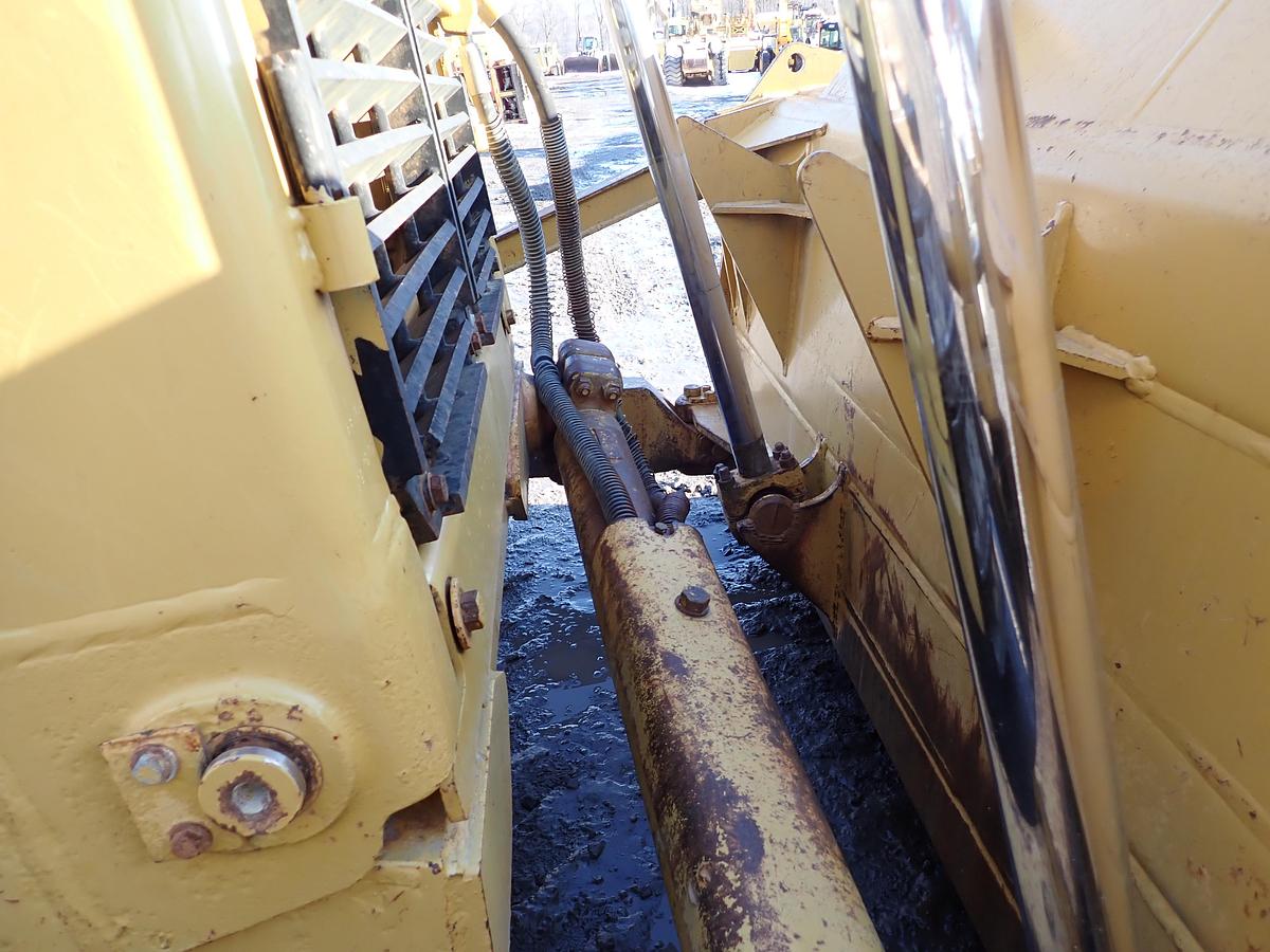 Used 2002 CAT D7R SERIES II Crawler Dozer