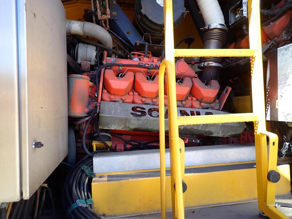 Used 2001 Vammas PSB 5500H Airport Runway Sweeper 