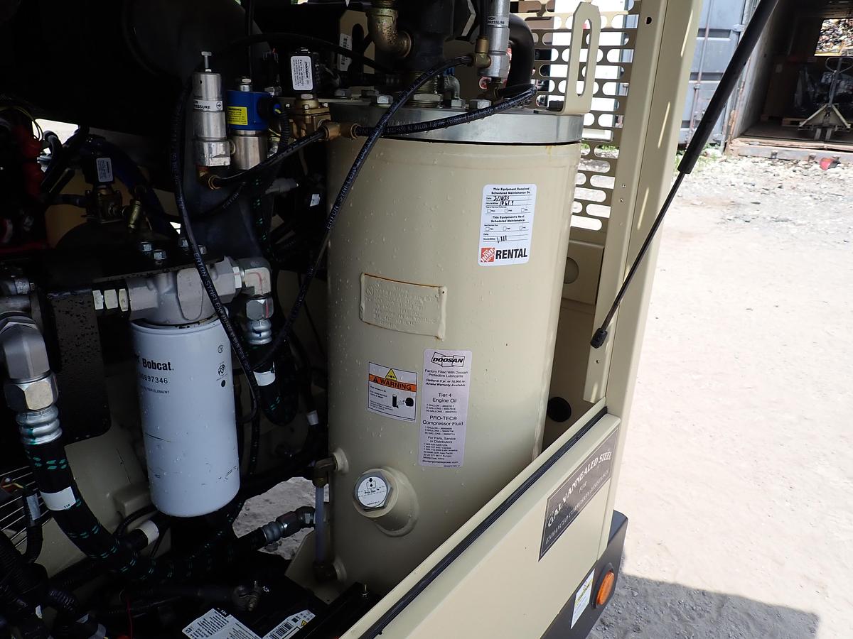 Used 2023 Doosan P425/HP375 Air Compressor 1078 HOURS