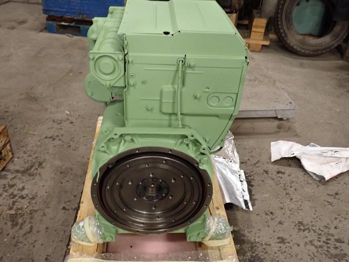 DEUTZ BF4L1011 Turbo Diesel Engine UNUSED!