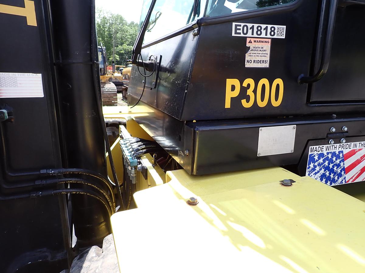 Used 2015 Hoist P300 30,000 Lb Forklift LOW HOURS!