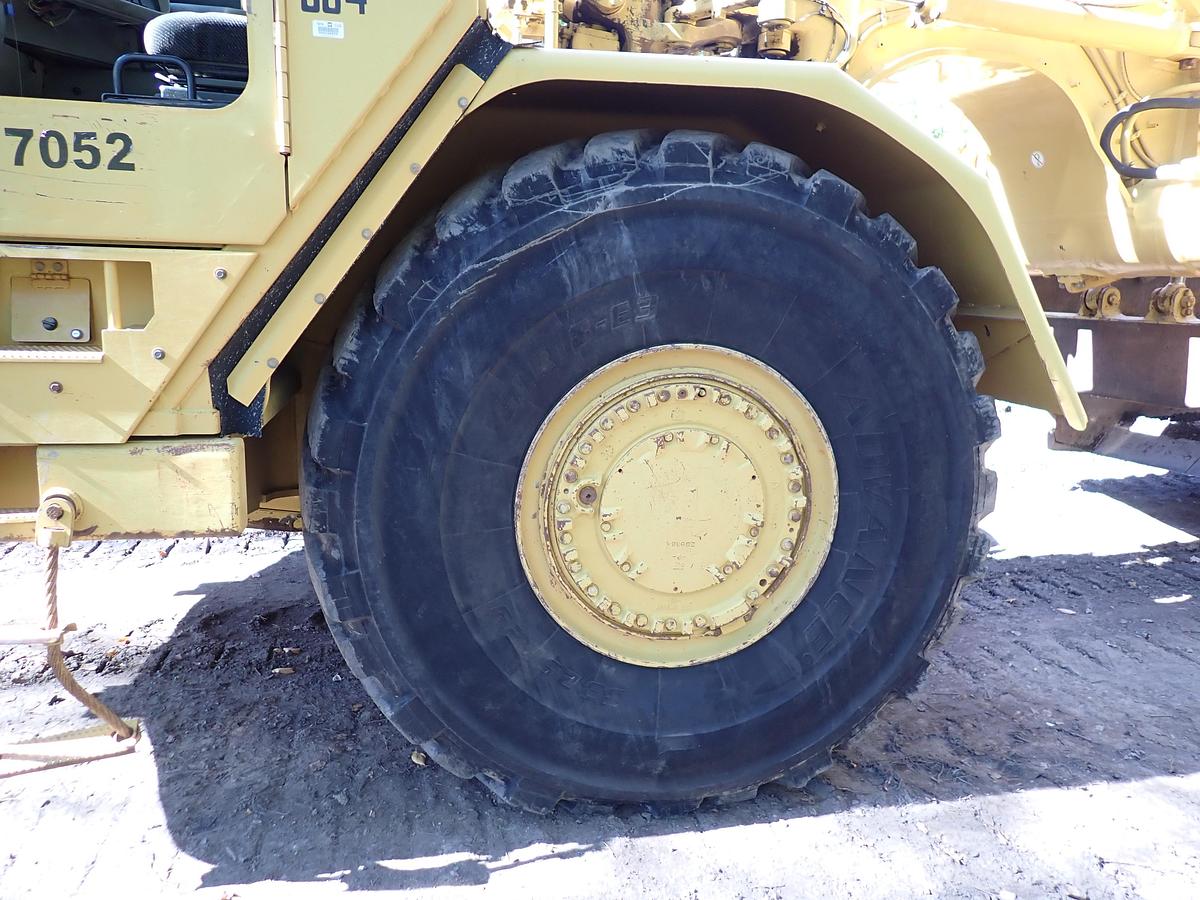 Used 2004 CAT 621G Motor Scraper