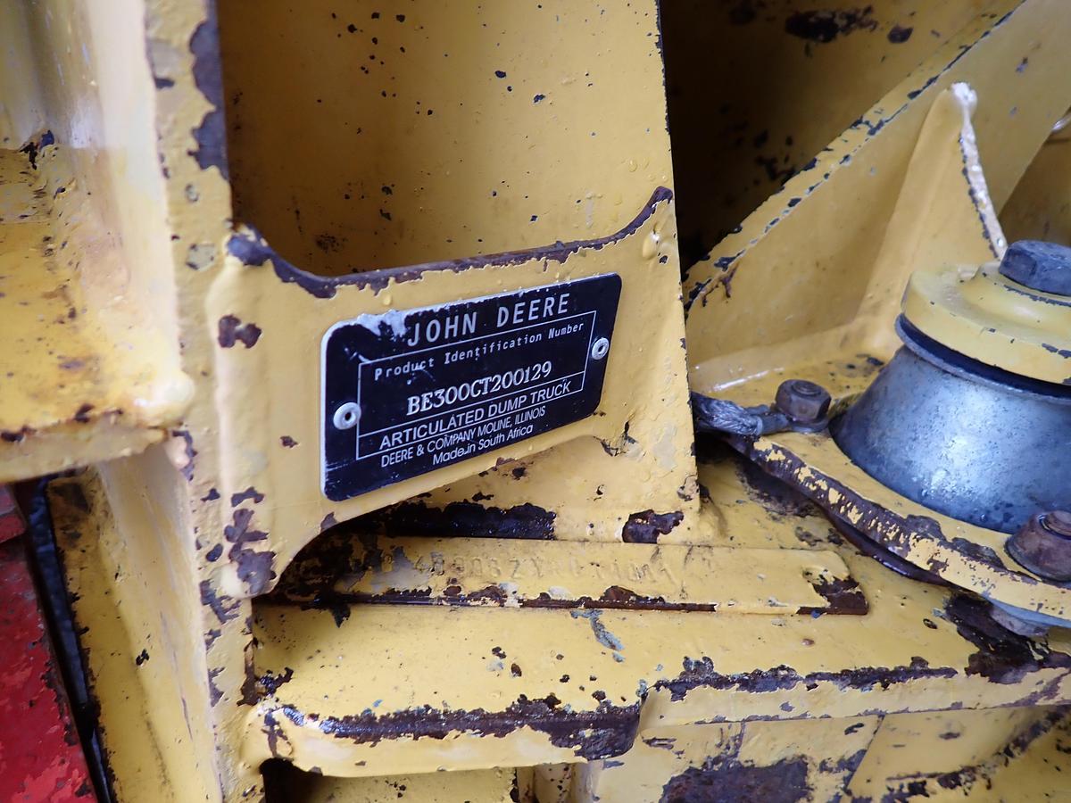 Used 2000 John Deere 300C Articulated Haul Truck