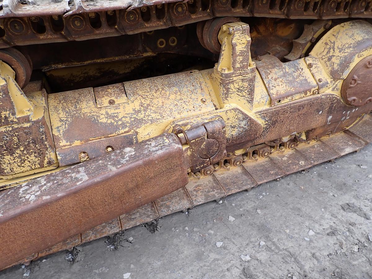 Used 1980 CAT D7G Crawler Dozer w/ RIPPER!