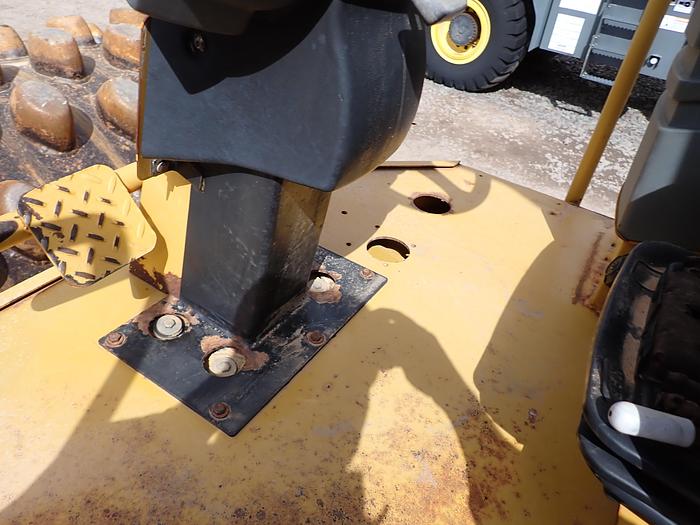 Used 2007 CAT CP-563E Padfoot Compactor