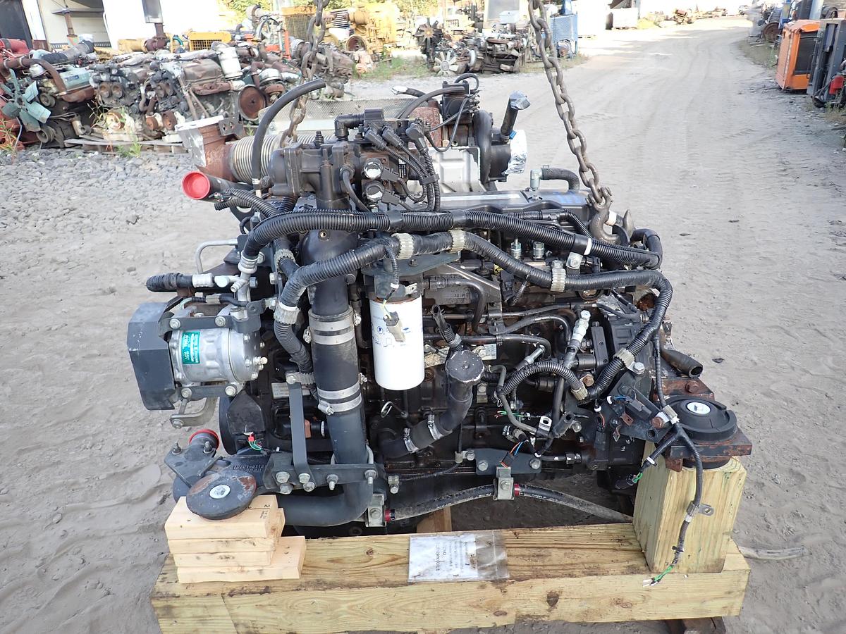 Used 2016 Komatsu SAA6D107E-3 Diesel Engine PC210LC-11 EXCAVATOR