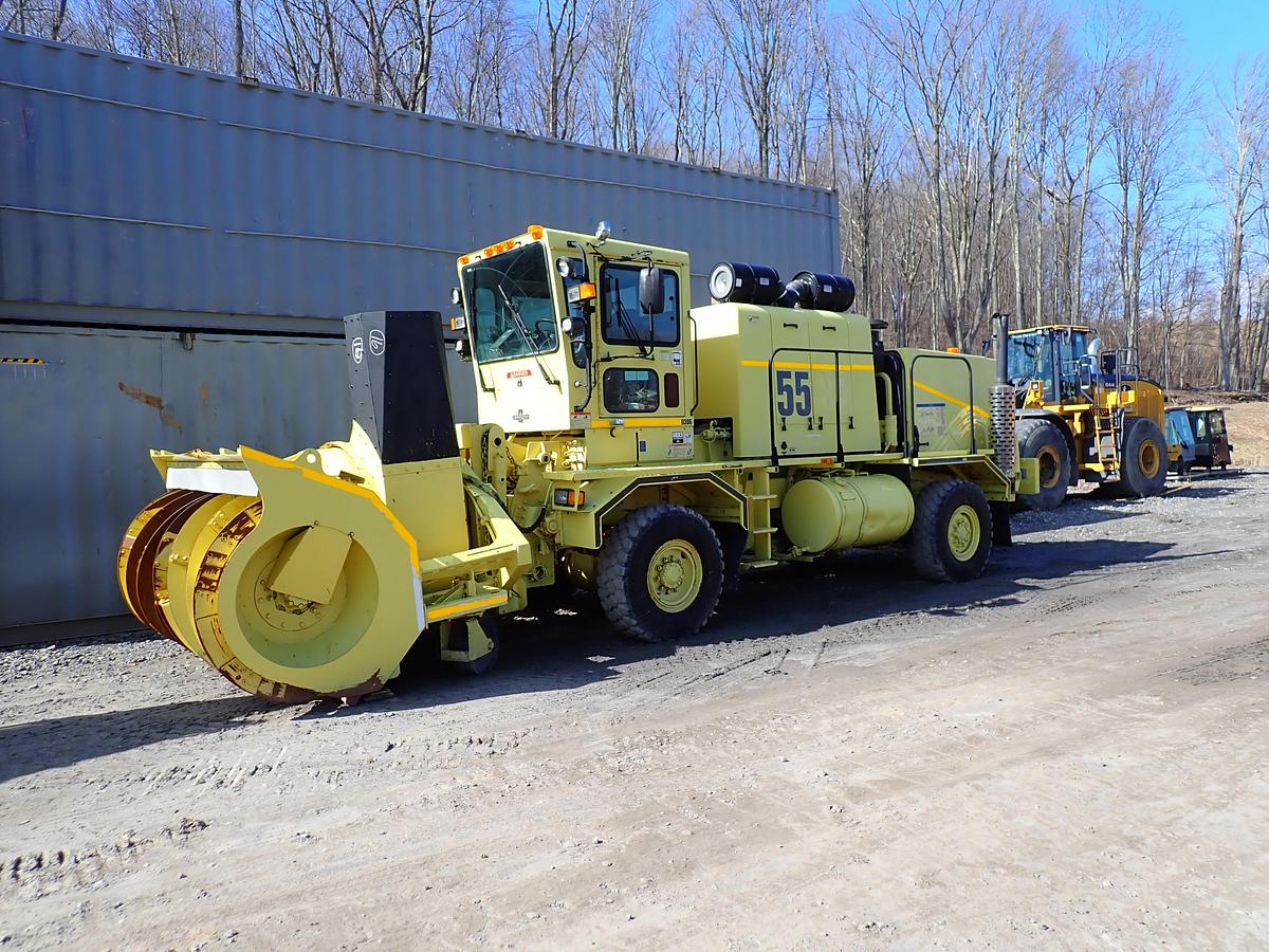Used 2003 Oshkosh HB2923 Airport Snowblower