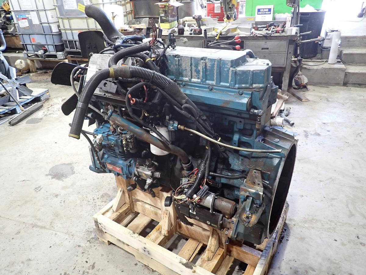Used 1998 International DT466E HT Diesel Engine HIGH TORQUE 210 HP