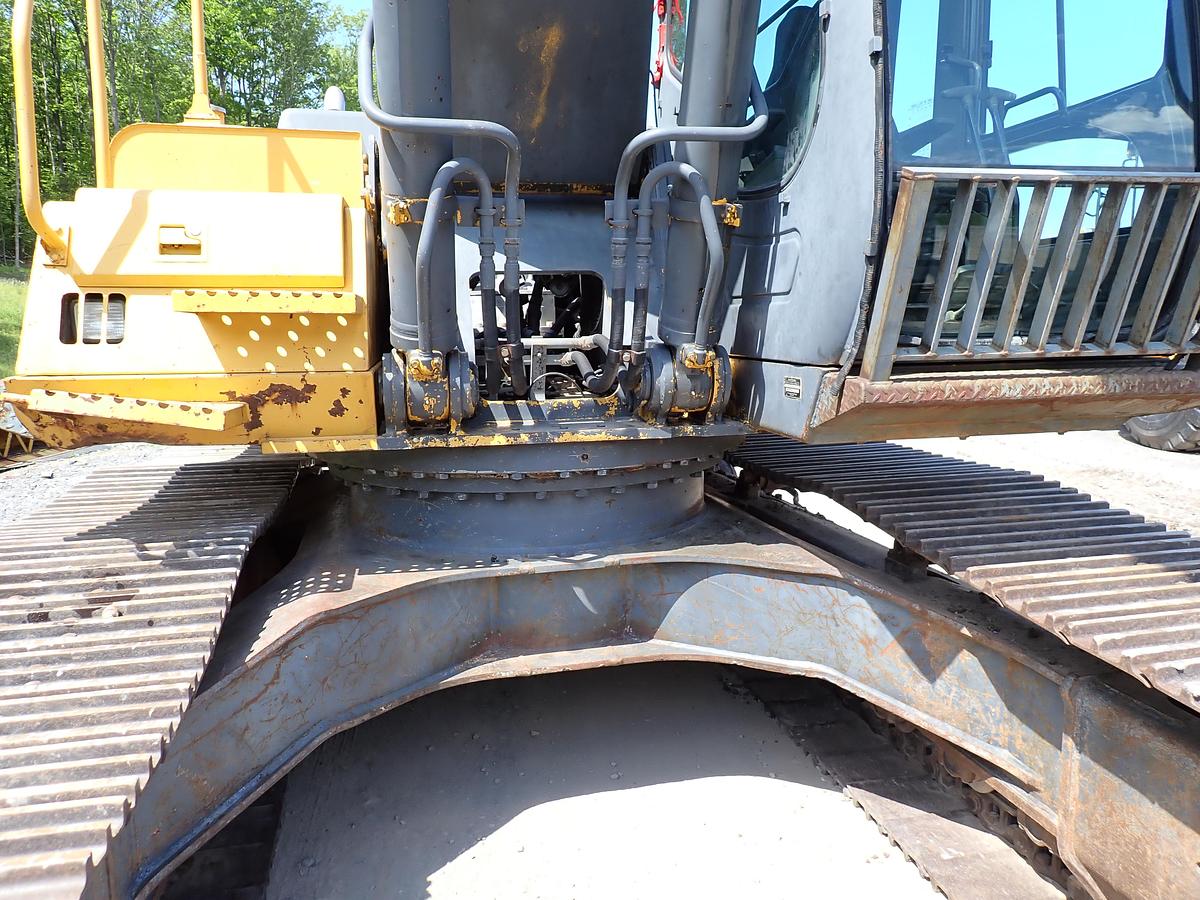 Used 2004 John Deere 330C LC Hydraulic Excavator