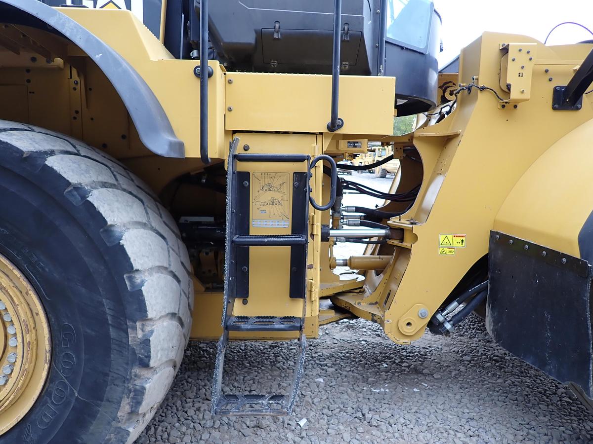Used 2015 CAT 982M Wheel Loader