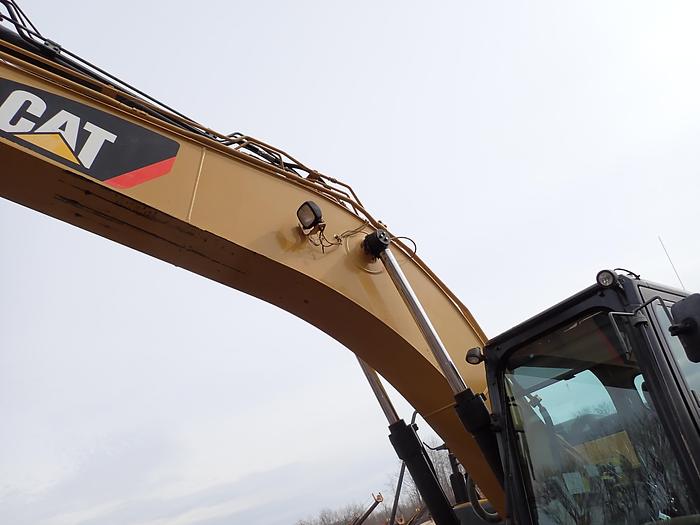 Used 2012 CAT 320EL