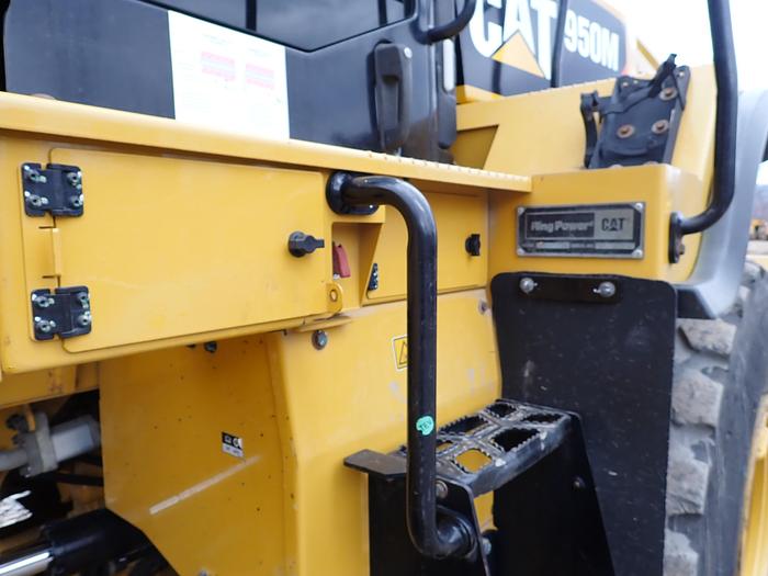 Used 2019 CAT 950M Wheel Loader