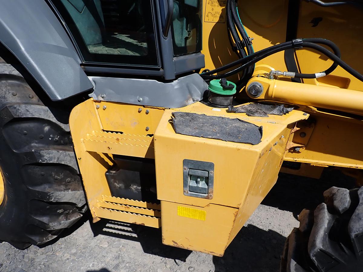 Used 2018 John Deere 410L Loader Backhoe LOADED! Q/C FORKS EXTENDAHOE