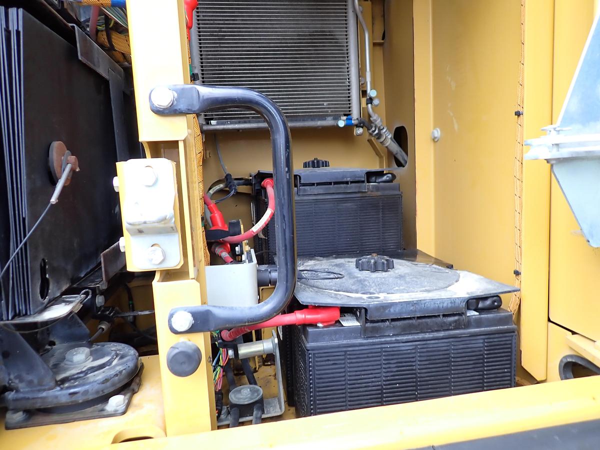 Used 2015 CAT 329FL Hydraulic Excavator 