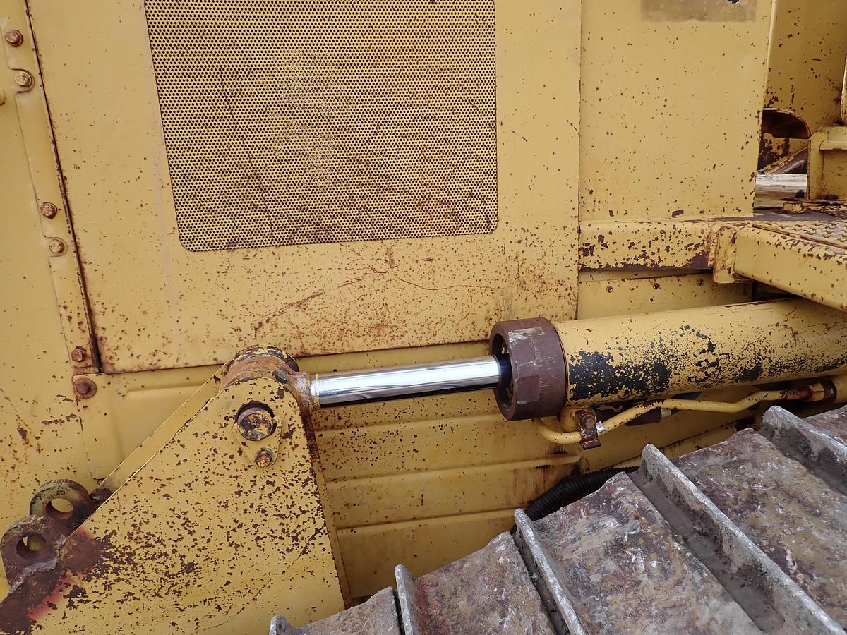 Used 1986 CAT D4H LGP Crawler Dozer DIRECT DRIVE W/ WINCH 2200 HOURS!