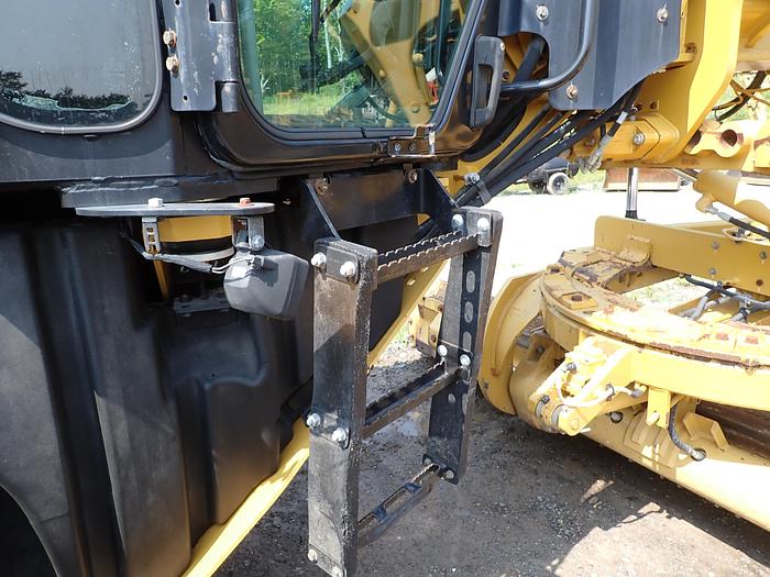 Used 2015 CAT 120M2 AWD