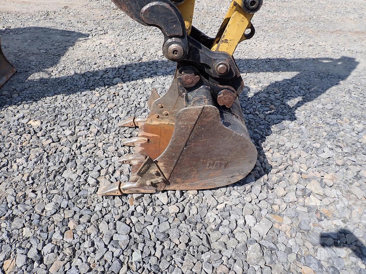 Used 2016 CAT 304E2 CR Mini Excavator HYDRAULIC THUMB!