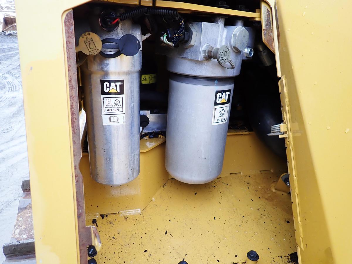 Used 2022 CAT D6 LGP Crawler Dozer 