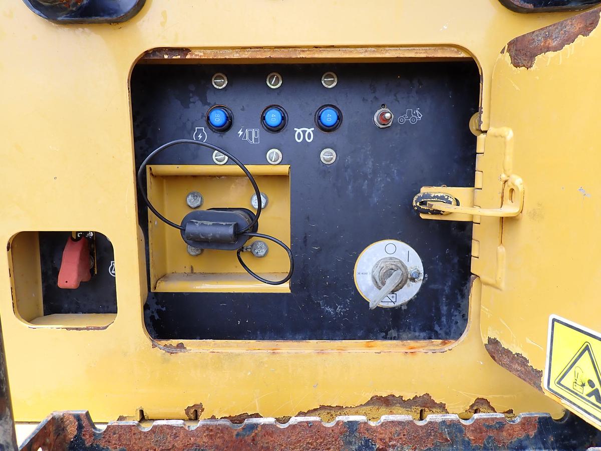 Used 2010 CAT 938H