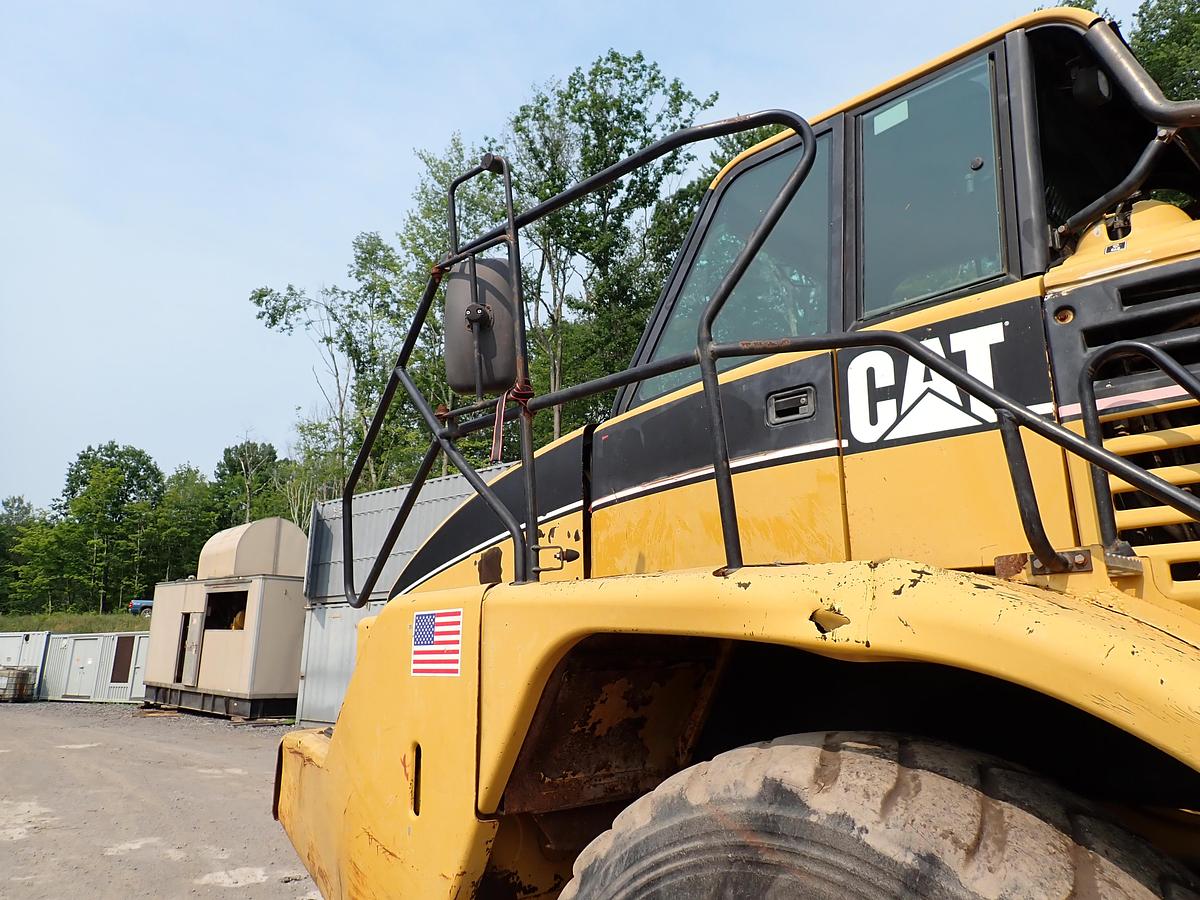 Used 2006 CAT 735