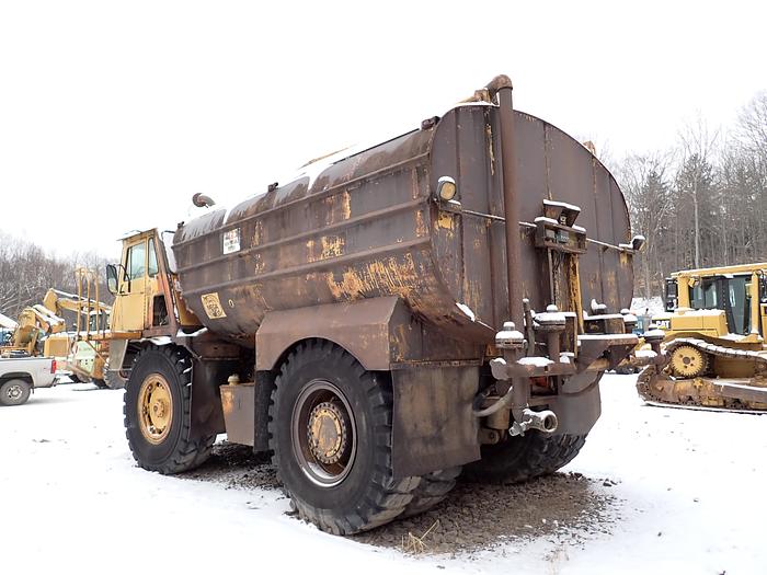 Used 1985 CAT 769C Rigid Frame Water Truck 8000 Gallon