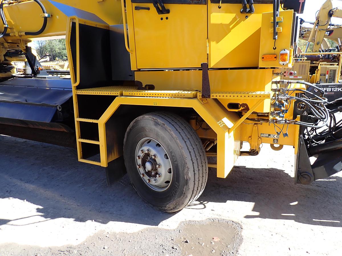 Used 2001 Vammas PSB 5500H Airport Runway Sweeper 