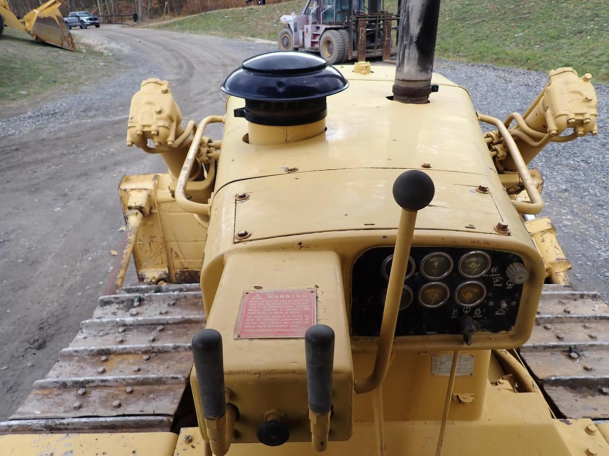 Used 1980 CAT D7G Crawler Dozer w/ RIPPER!