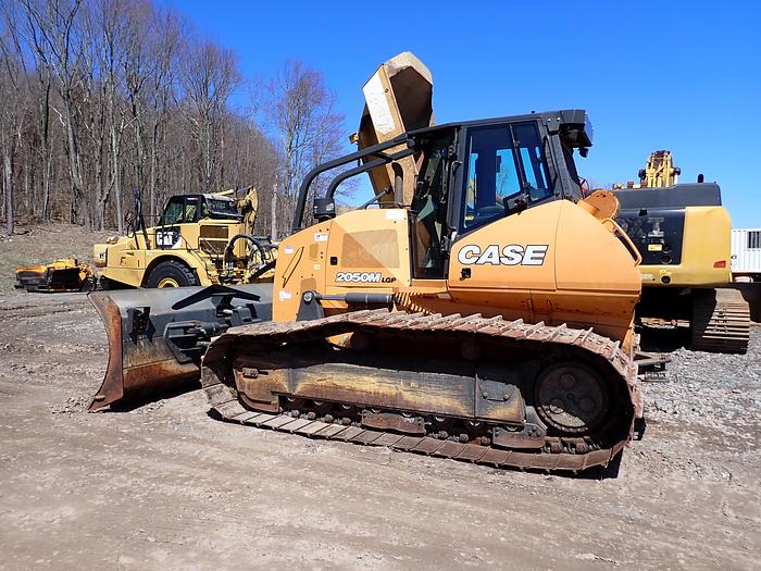 Used 2019 Case 2050M LGP