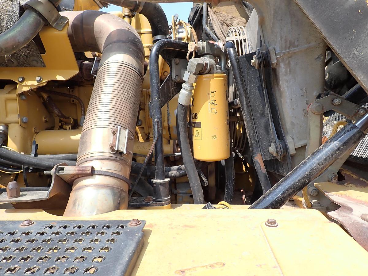 Used 2003 CAT 735