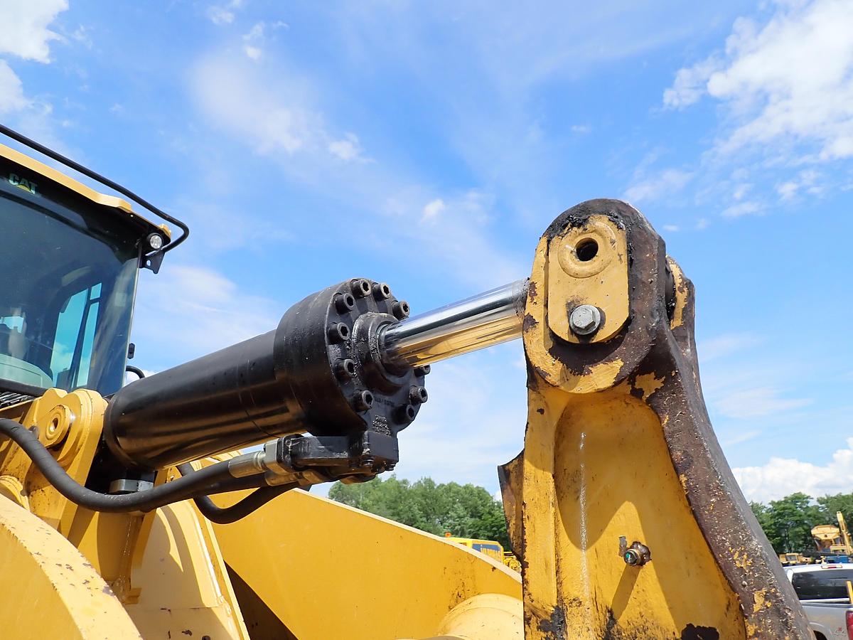 Used 2018 CAT 972M Wheel Loader