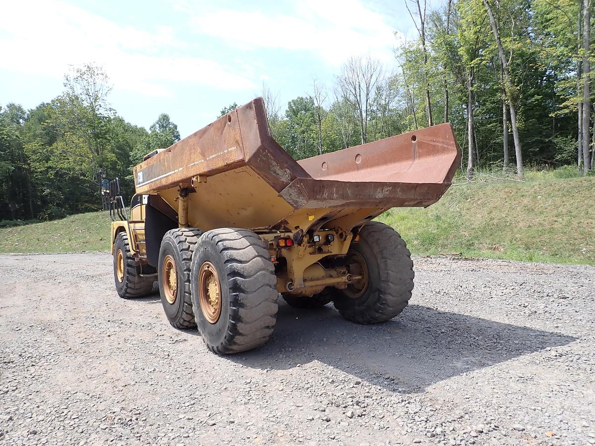 Used 2006 CAT 730