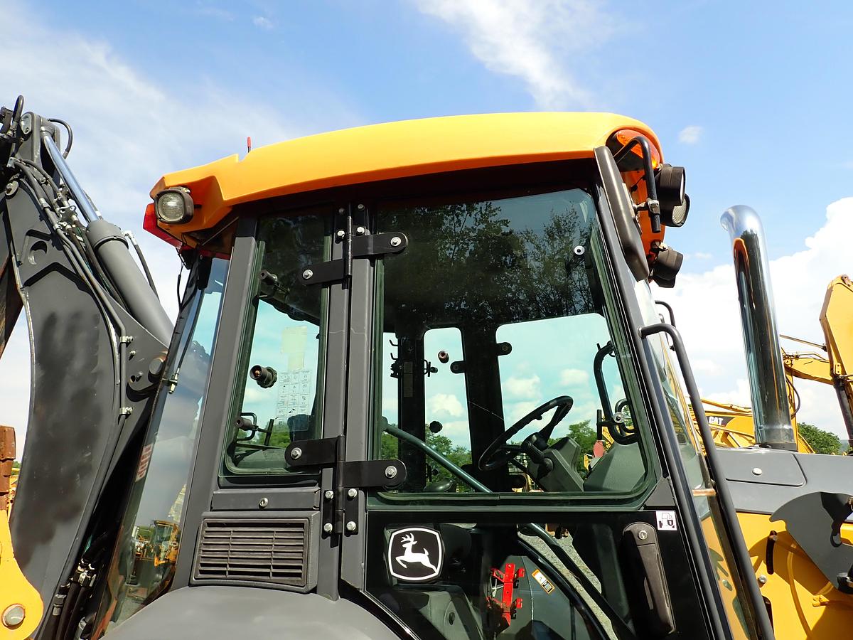 Used 2018 John Deere 410L Loader Backhoe LOADED! Q/C FORKS EXTENDAHOE