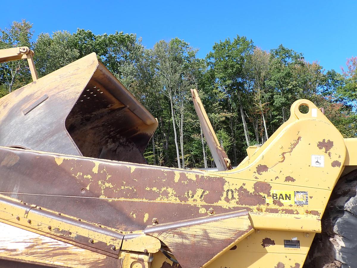 Used 2004 CAT 621G Motor Scraper