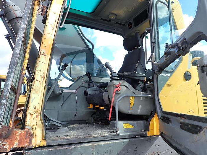 Used 2005 Volvo EC360B LC