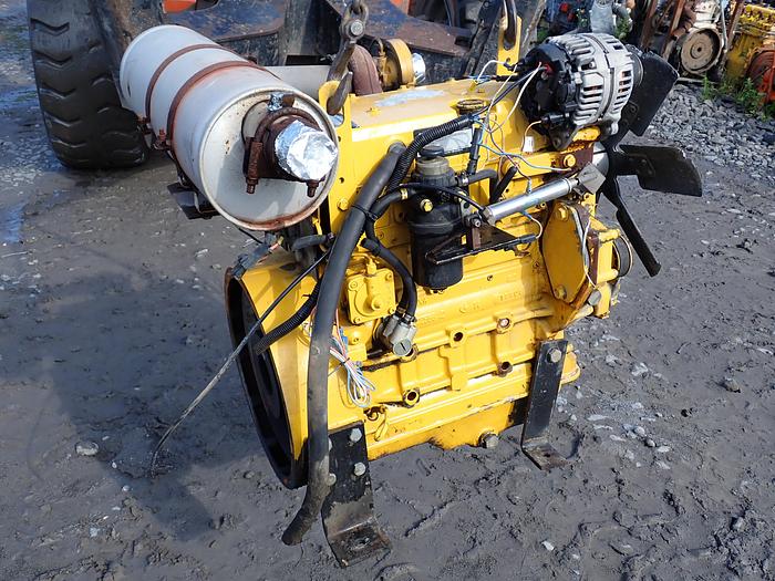 Used 2004 John Deere 4024TF270